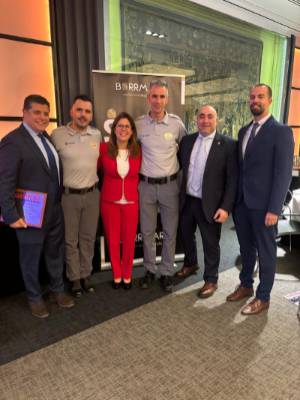 Reconocimiento internacional a dos vigilantes del Hospital Río Carrión