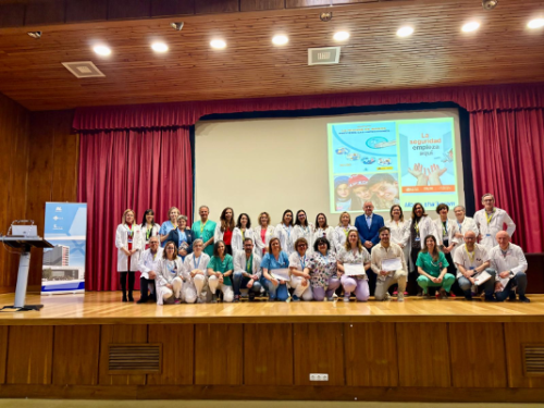 Foto de familia de las direcciones con los servicios reconocidos