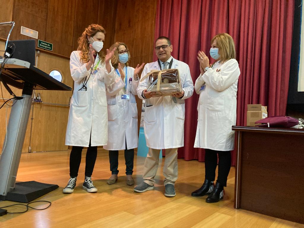 Luis Miguel Alonso recibe el reconocimiento de la División de Enfermería