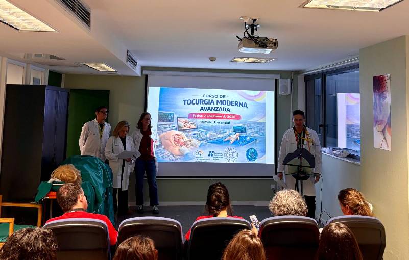 Presentación del curso por parte del jefe de servicio y cargos directivos