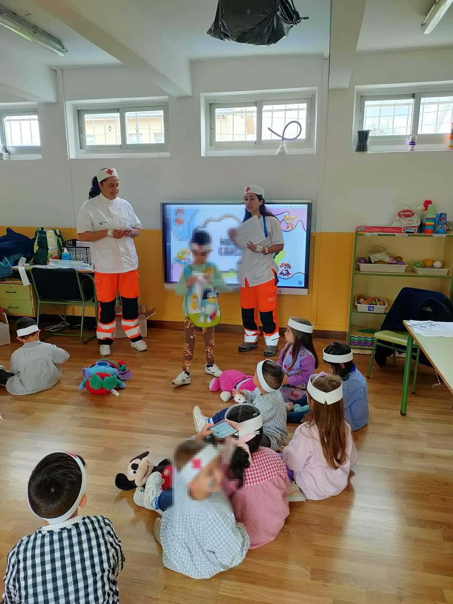 Sanitarios del CS Ponferrada III en el Colegio Las Alamedas (1)