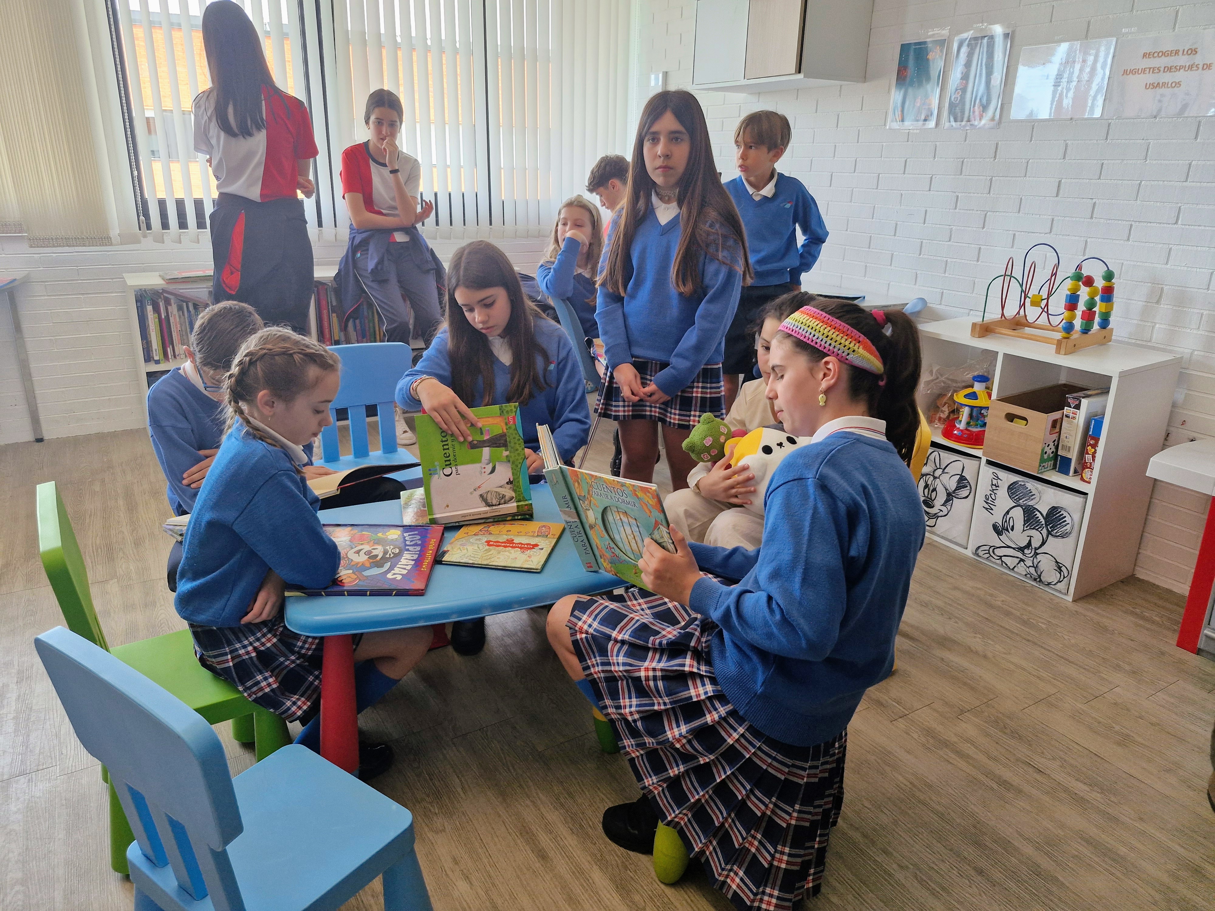 Campaña 'Hoy te leo yo' en la planta de Pediatría del Hospital El Bierzo (3)