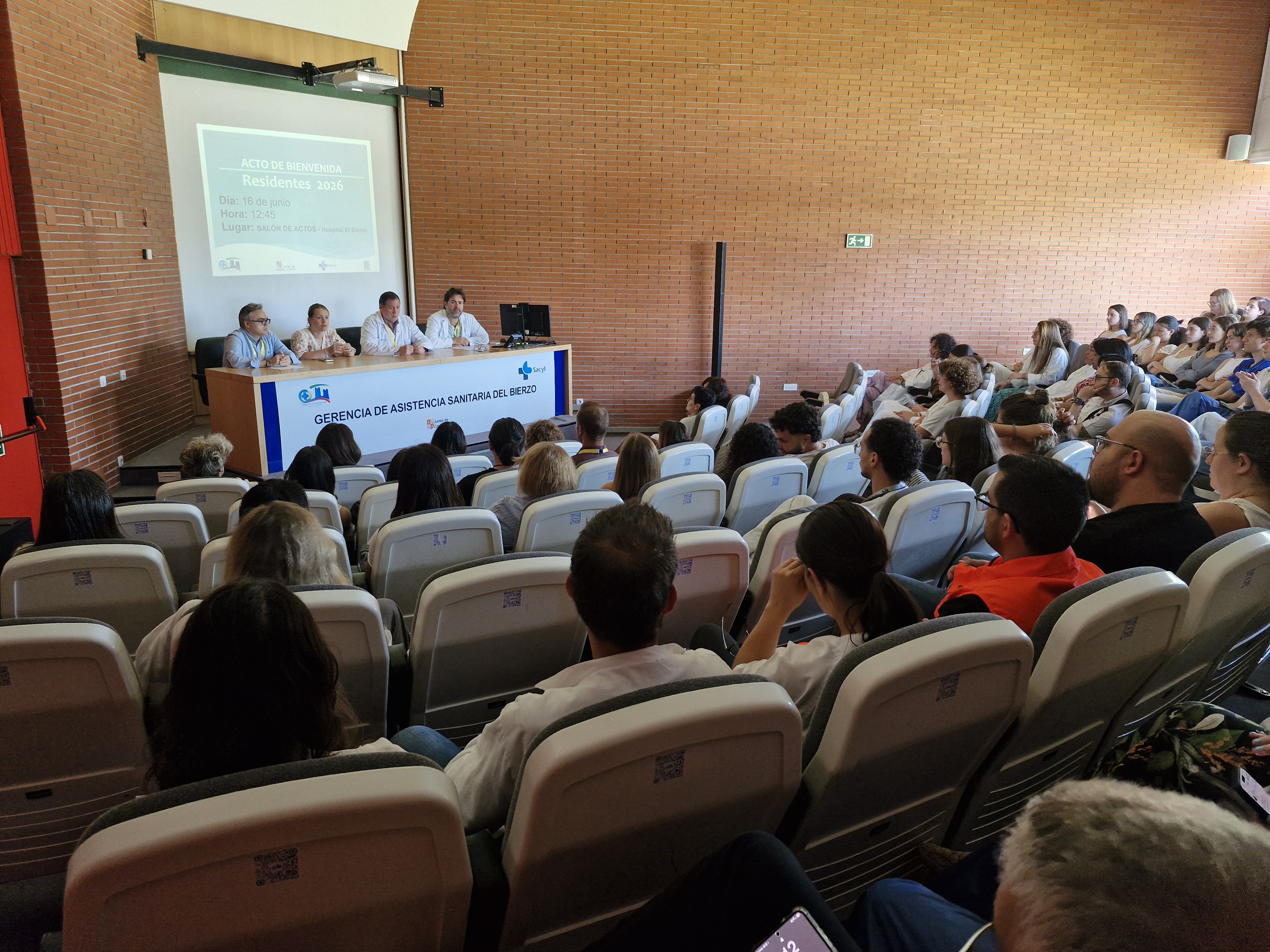 Acto de bienvenida de los residentes de la Gasbi 2026 (2)