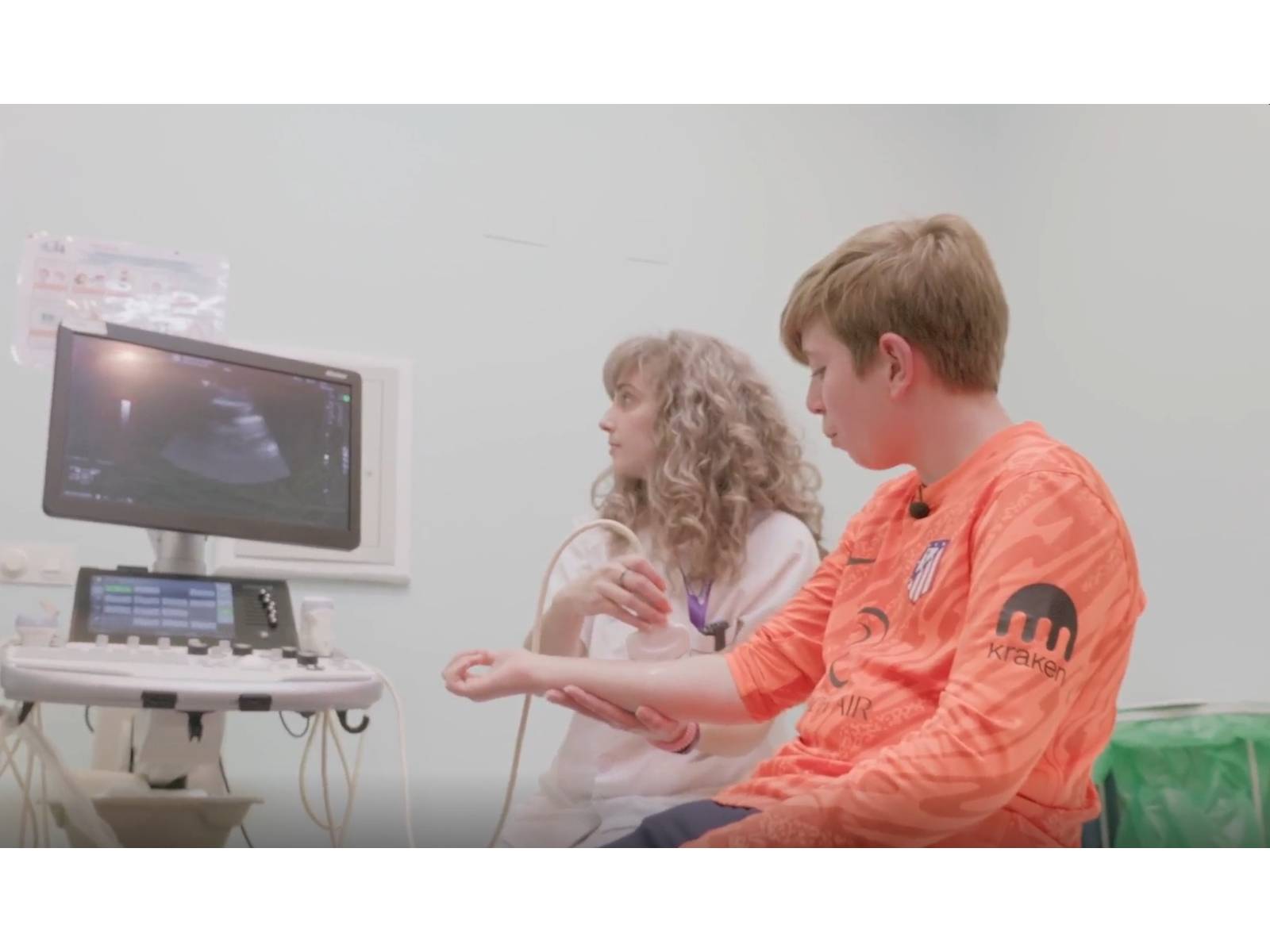 Momento del Cole Tour durante una ecografía