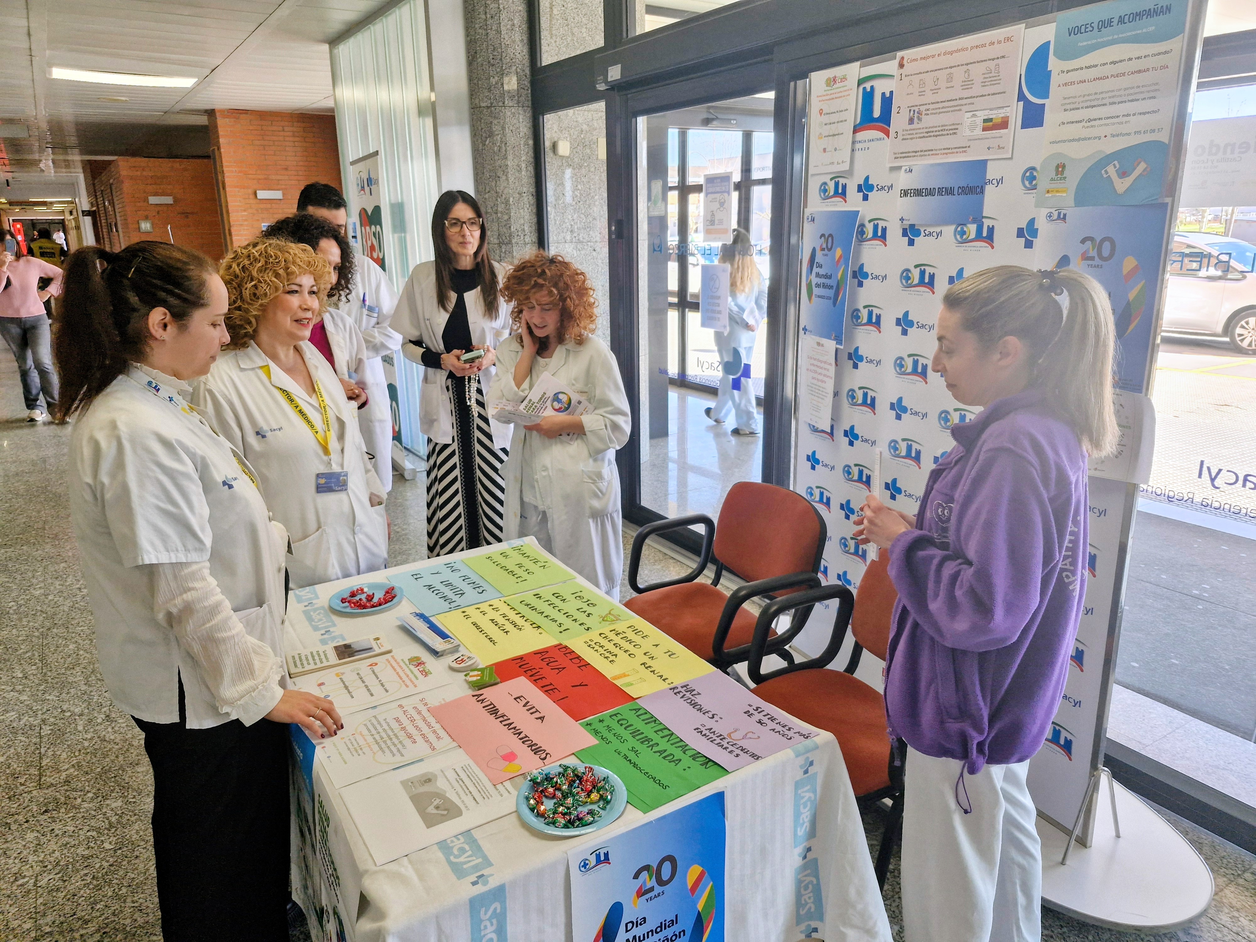 El equipo directivo de la Gasbi en la mesa informativa por el Día Mundial del Riñón