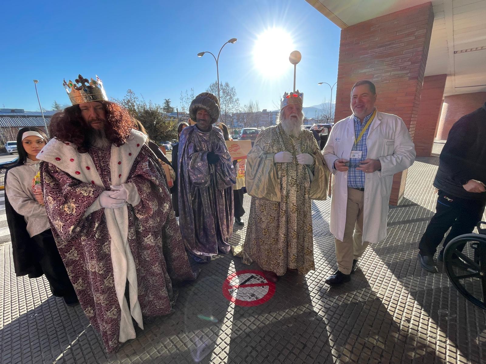 Los Reyes recibidos por el equipo directivo de la Gasbi (2)