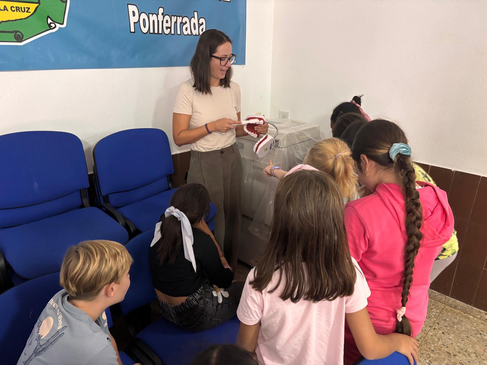 Charla bucodental de la Gasbi en el CEIP Campo de la Cruz (2)