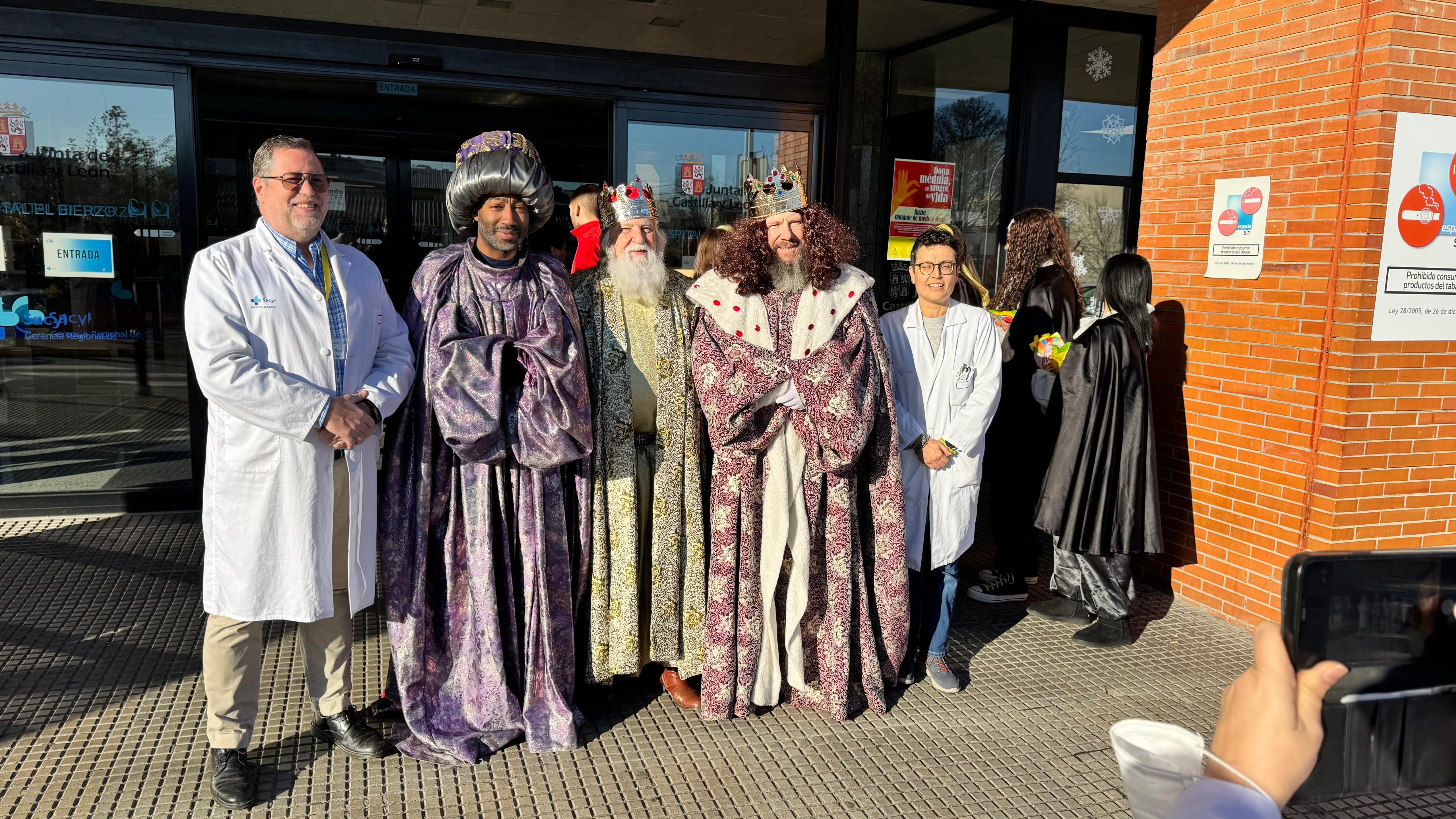 Los reyes con la dirección de la Gasbi
