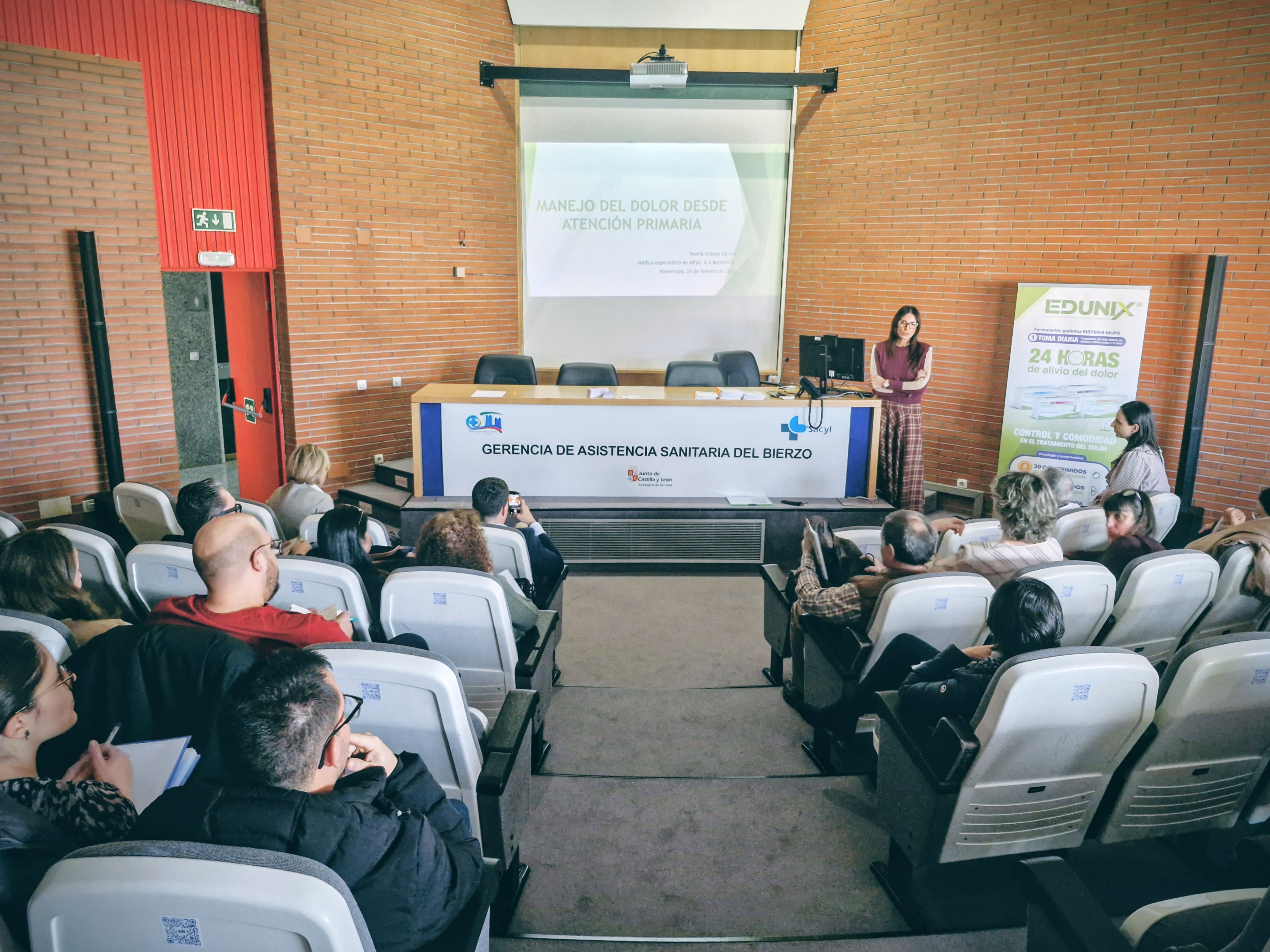 La directora médica de Atención Primaria de la Gasbi, Isabel Gurdiel, durante la inauguración del taller (2)