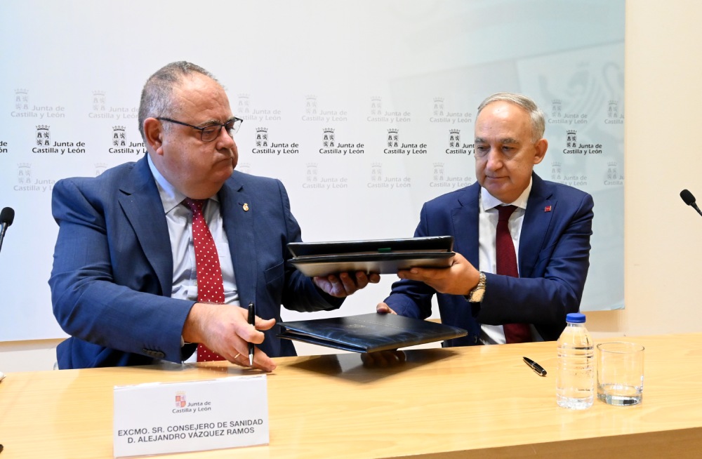 20231002+FIRMA+CONVENIO+JCyL+-+UVA+05