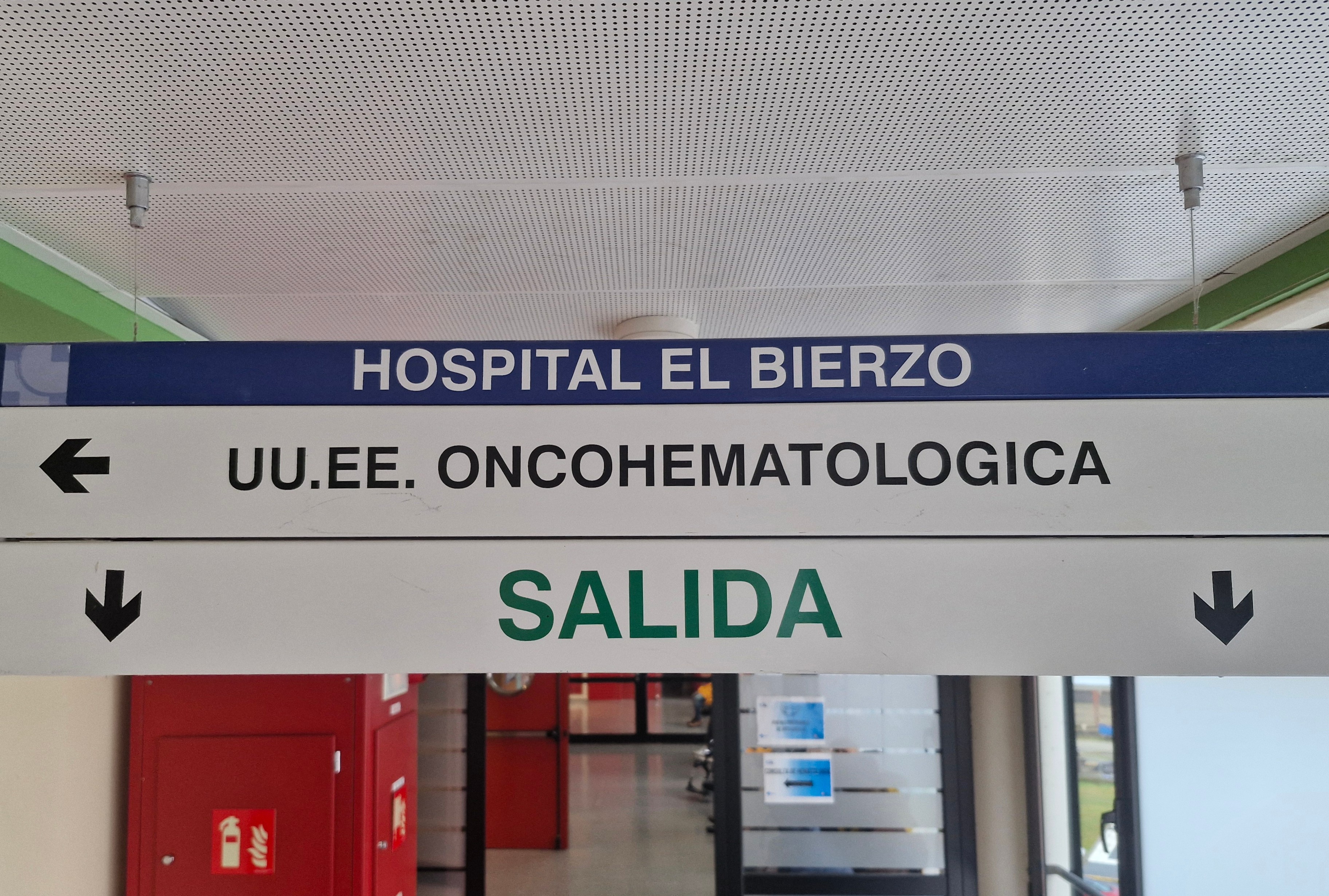 Cartel del Servicio de Oncohematología del Hospital El Bierzo