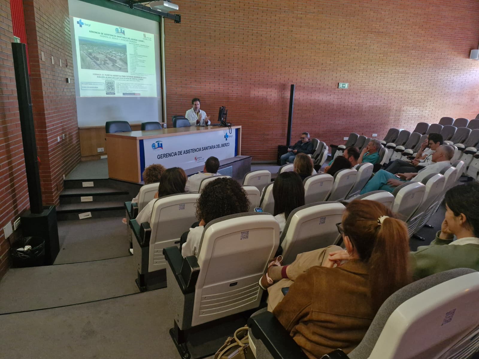 Un momento de la jornada de puertas abiertas a residentes de la Gasbi en 2026