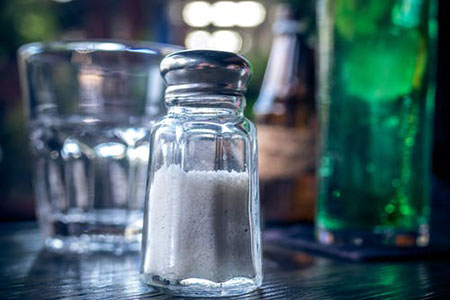 Importancia del consumo moderado de sal y azúcar